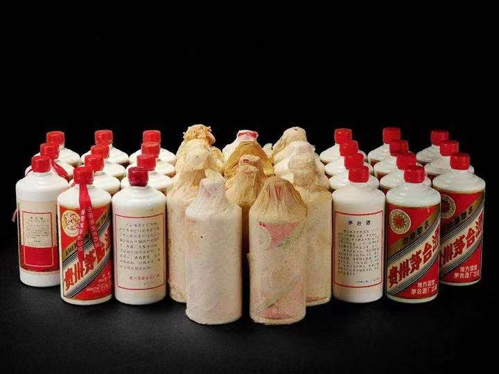 滨湖日照岚山回收酒价格哪里回收(附近上门回收茅台酒）?